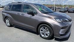 2022 Toyota Sienna XSE 7-Passenger