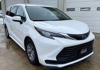2024 Toyota Sienna LE 8-Passenger