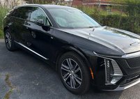 2024 Cadillac LYRIQ Luxury 2