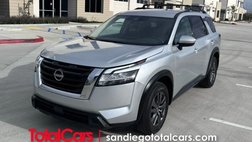 2022 Nissan Pathfinder SV