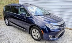 2017 Chrysler Pacifica Touring-L Plus
