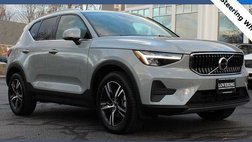 2025 Volvo XC40 B5 Core Bright Theme