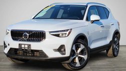 2025 Volvo XC40 B5 Plus Bright Theme