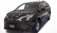 2022 Toyota Sienna LE 8-Passenger