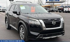 2023 Nissan Pathfinder SL