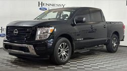 2023 Nissan Titan SV