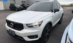 2022 Volvo XC40 T5 R-Design