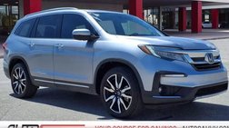 2021 Honda Pilot Touring w/Rear Captain's Chairs