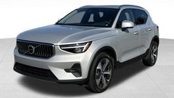 2023 Volvo XC40 B5 Plus Bright Theme