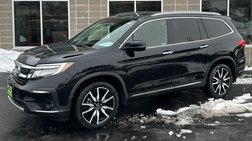 2019 Honda Pilot Touring w/Rear Captain's Chairs