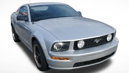 2005 Ford Mustang GT Deluxe