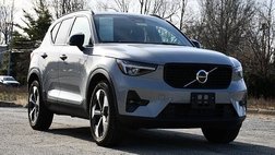 2025 Volvo XC40 B5 Plus Dark Theme