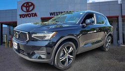 2025 Volvo XC40 B5 Core Bright Theme