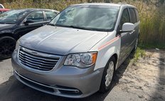 2013 Chrysler Town and Country Touring
