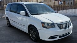 2016 Chrysler Town and Country S