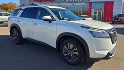 2022 Nissan Pathfinder SV