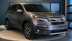 2021 Honda Pilot Touring w/Rear Captain's Chairs