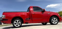 2001 Ford F-150 SVT LIGHTNING Base
