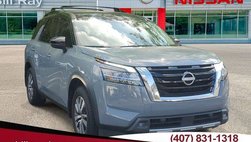 2022 Nissan Pathfinder SL
