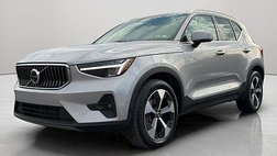 2025 Volvo XC40 B5 Plus Bright Theme