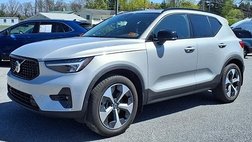2023 Volvo XC40 B5 Plus Dark Theme