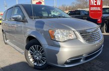 2015 Chrysler Town and Country Touring-L