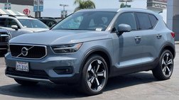 2021 Volvo XC40 T5 Momentum