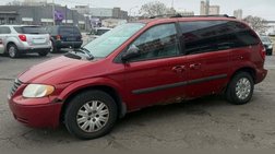 2005 Chrysler Town and Country LX