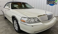 2005 Lincoln Town Car Signature Limited