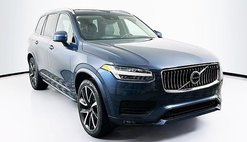 2022 Volvo XC90 T6 Momentum 7-Passenger