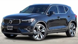 2025 Volvo XC40 B5 Plus Bright Theme