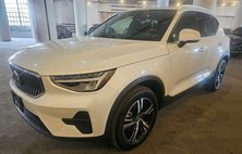 2024 Volvo XC40 XC40 Core, B5 AWD Gas (mild hybrid), Gasoline, Bright