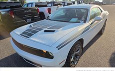 2017 Dodge Challenger SXT Plus