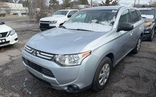 2014 Mitsubishi Outlander ES
