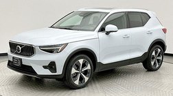 2025 Volvo XC40 B5 Plus Bright Theme