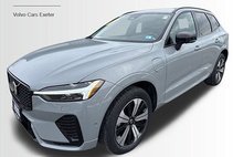 2025 Volvo XC60 T8 Plus Dark Theme