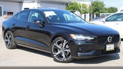 2024 Volvo S60 B5 Core Dark Theme