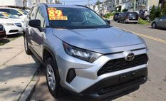 2020 Toyota RAV4 LE
