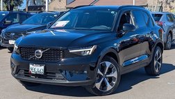 2023 Volvo XC40 B5 Plus Dark Theme