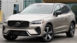 2024 Volvo XC60 Recharge T8 Plus Dark Theme