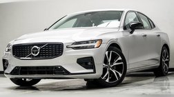 2024 Volvo S60 B5 Plus Dark Theme