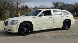 2005 Dodge Magnum SE