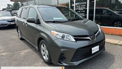 2018 Toyota Sienna LE