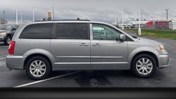 2016 Chrysler Town and Country Touring
