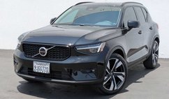 2024 Volvo XC40 B5 Ultimate Dark Theme