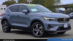 2023 Volvo XC40 B5 Plus Bright Theme