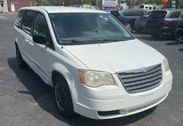 2010 Chrysler Town and Country LX