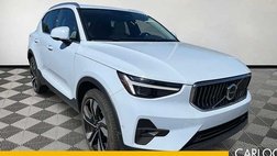 2025 Volvo XC40 B5 Ultra Bright Theme
