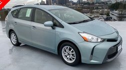2017 Toyota Prius v Four