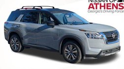 2022 Nissan Pathfinder SL